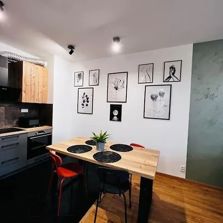 Sparrow Apartmens - Panorama Apartment *